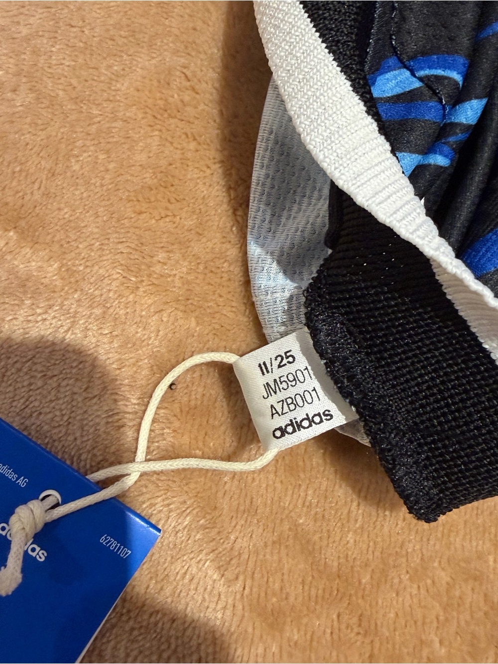 Argentina 2026 Away Authentic Adidas Jersey - Picture 13 of 14